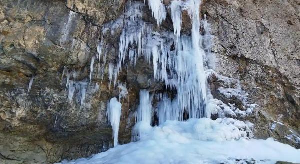 آبشار خور؛ بهشتی پنهان میان جاده چالوس و سولقان